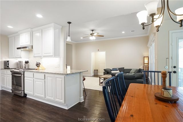 1017 Dove Chase Lane, College Station, TX 77845