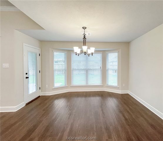 1017 Dove Chase Lane, College Station, TX 77845