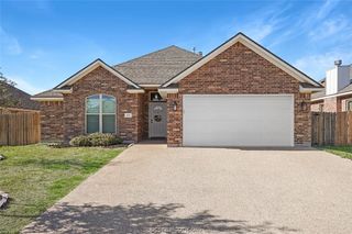 1017 Dove Chase Lane, College Station, TX 77845