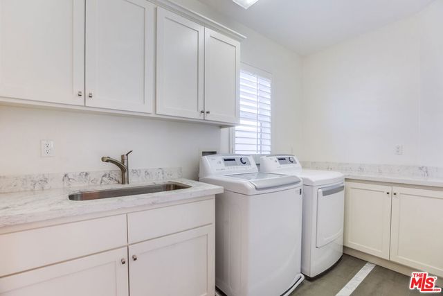 24040 Dandelion Lane, Valencia, CA 91354