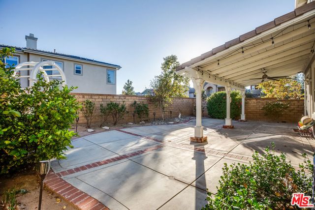 24040 Dandelion Lane, Valencia, CA 91354