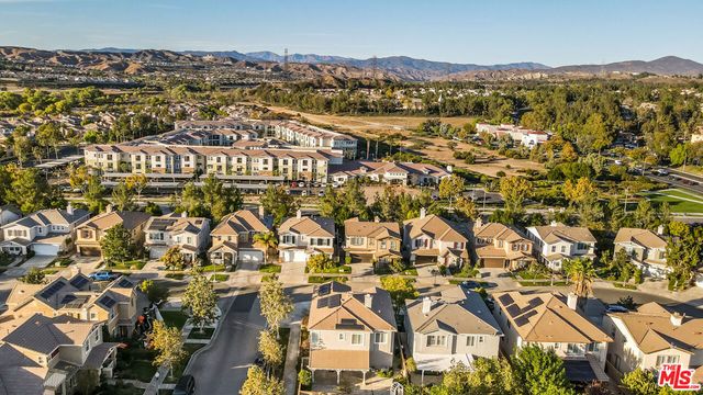 24040 Dandelion Lane, Valencia, CA 91354