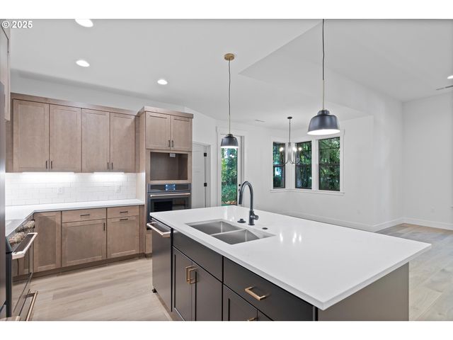 24508 E Bright Ave, Welches, OR 97067