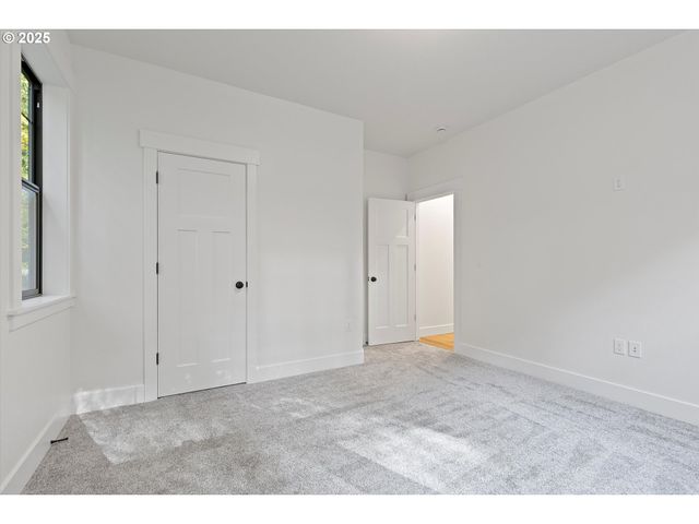 24508 E Bright Ave, Welches, OR 97067