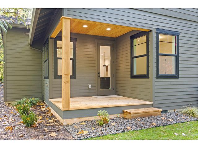 24508 E Bright Ave, Welches, OR 97067