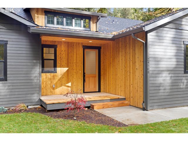 24508 E Bright Ave, Welches, OR 97067