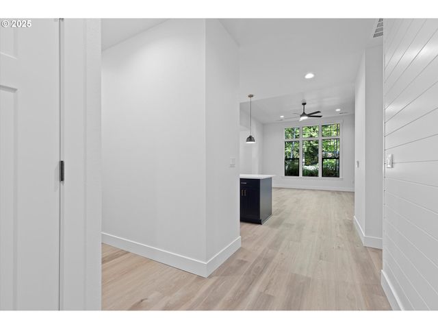 24508 E Bright Ave, Welches, OR 97067