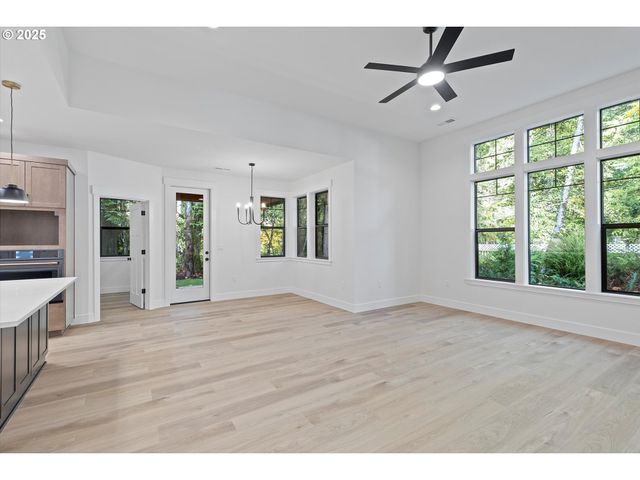 24508 E Bright Ave, Welches, OR 97067