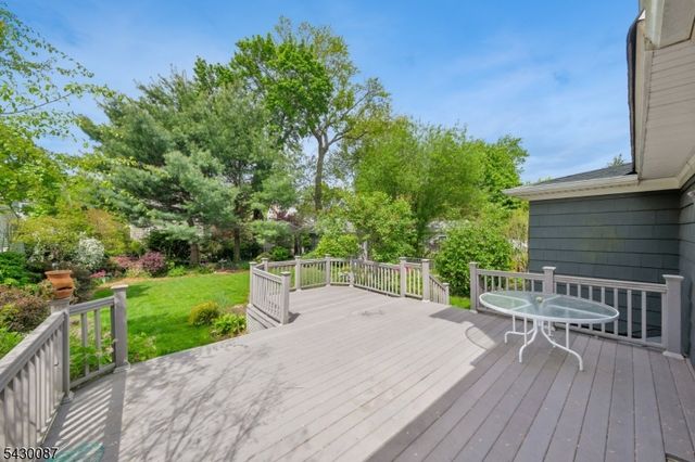 21 Bounty Street, Metuchen Boro, NJ 08840