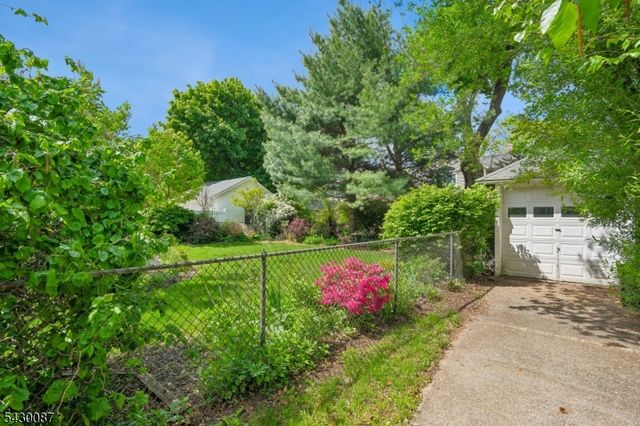 21 Bounty Street, Metuchen Boro, NJ 08840
