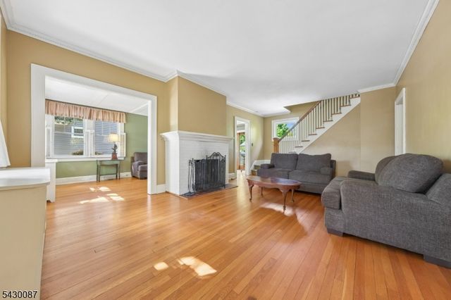 21 Bounty Street, Metuchen Boro, NJ 08840