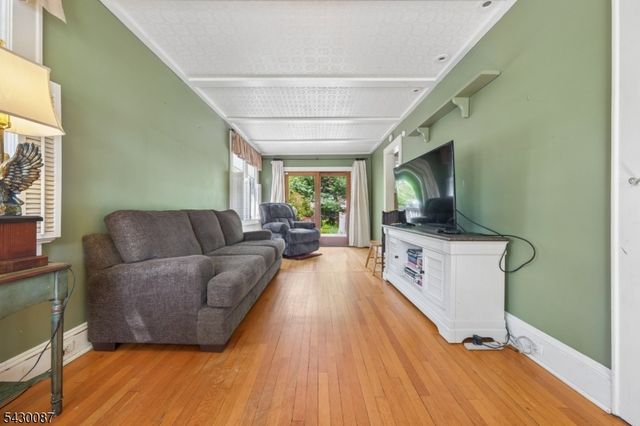 21 Bounty Street, Metuchen Boro, NJ 08840