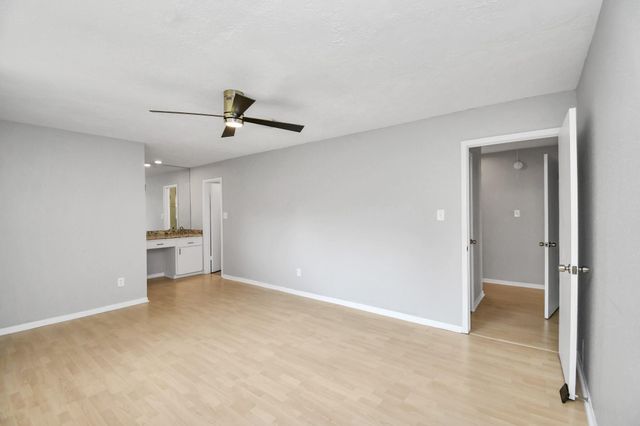 11506 Barwood Bend Drive, Houston, TX 77065