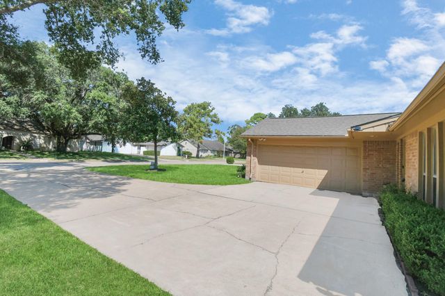 11506 Barwood Bend Drive, Houston, TX 77065