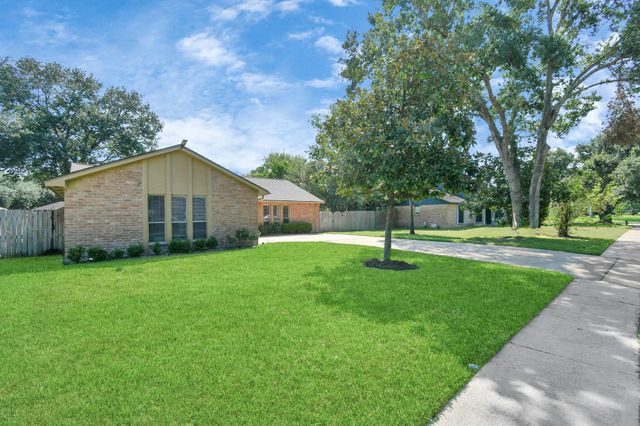 11506 Barwood Bend Drive, Houston, TX 77065