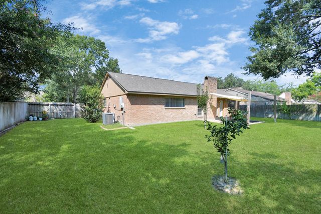 11506 Barwood Bend Drive, Houston, TX 77065