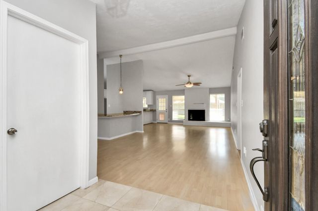 11506 Barwood Bend Drive, Houston, TX 77065