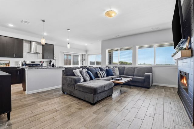 1032 Fairfax Drive, Godley, TX 76044