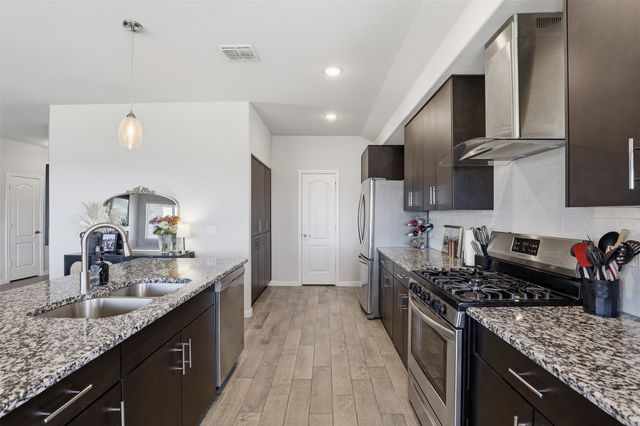 1032 Fairfax Drive, Godley, TX 76044