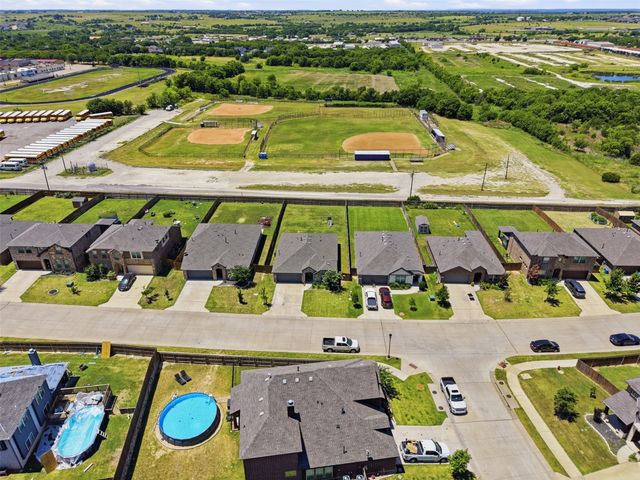 1032 Fairfax Drive, Godley, TX 76044