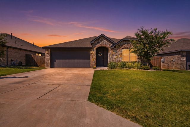 1032 Fairfax Drive, Godley, TX 76044