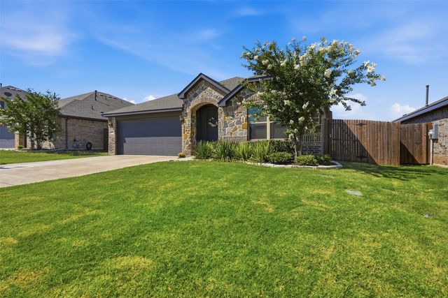 1032 Fairfax Drive, Godley, TX 76044
