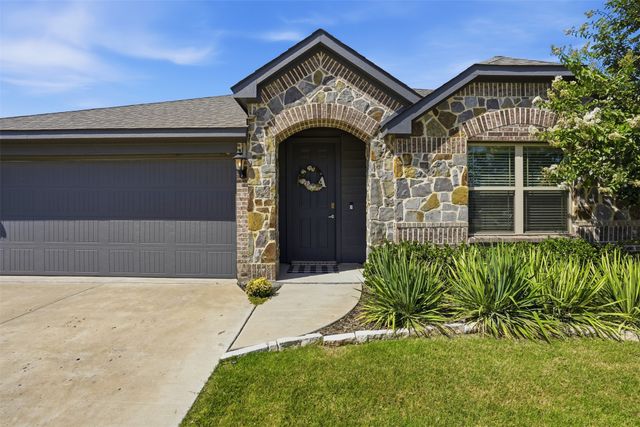 1032 Fairfax Drive, Godley, TX 76044