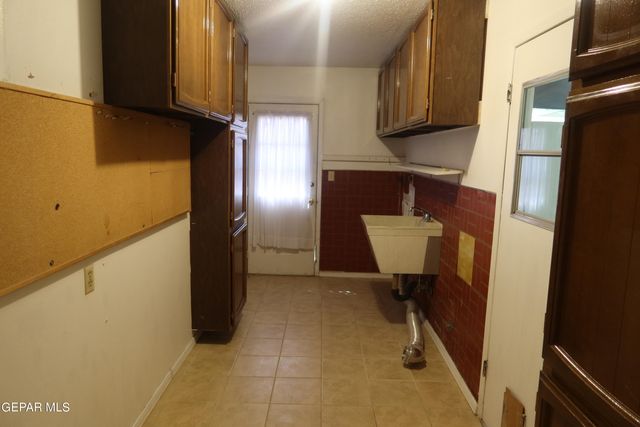 10345 BISCAINE Street, El Paso, TX 79924