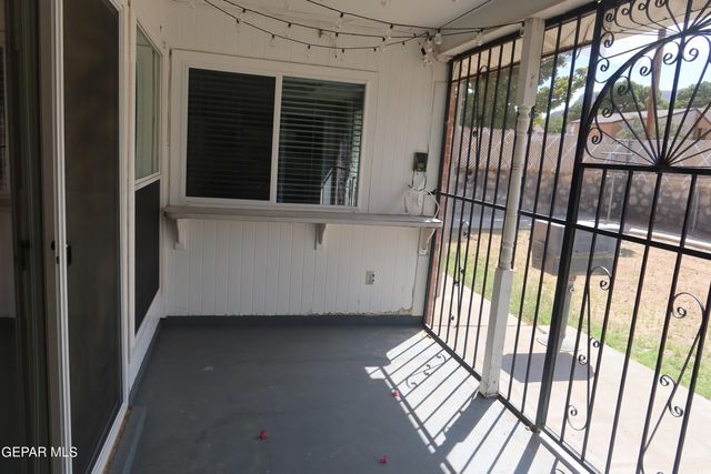 10345 BISCAINE Street, El Paso, TX 79924