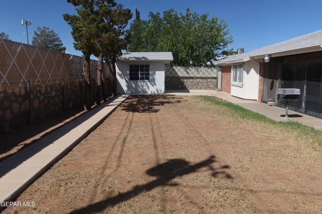 10345 BISCAINE Street, El Paso, TX 79924