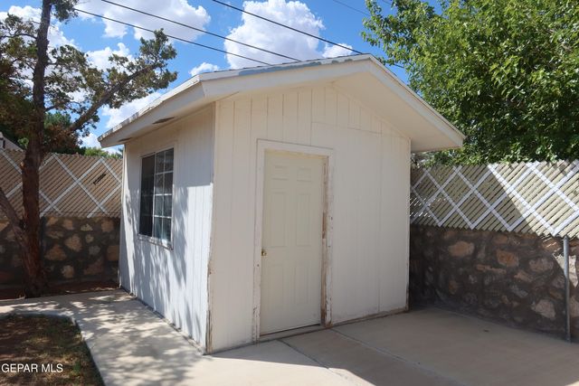 10345 BISCAINE Street, El Paso, TX 79924