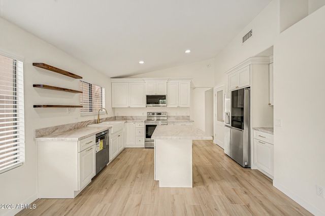 2111 E WILLIAMS Drive, Phoenix, AZ 85024