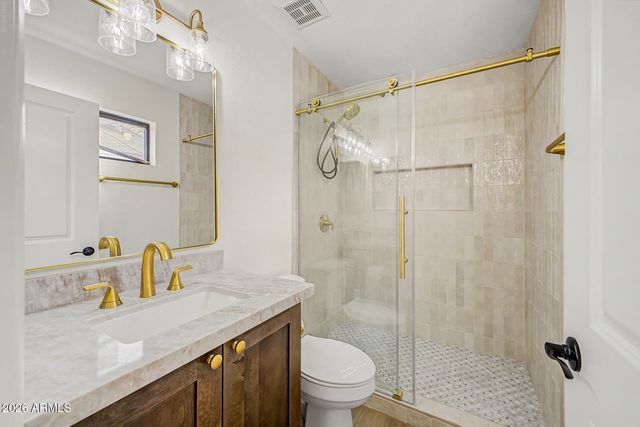 2111 E WILLIAMS Drive, Phoenix, AZ 85024