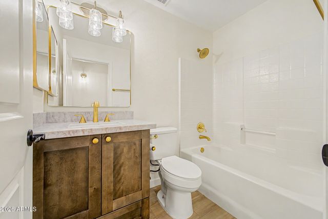 2111 E WILLIAMS Drive, Phoenix, AZ 85024