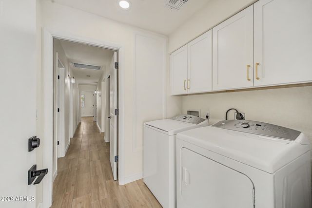 2111 E WILLIAMS Drive, Phoenix, AZ 85024