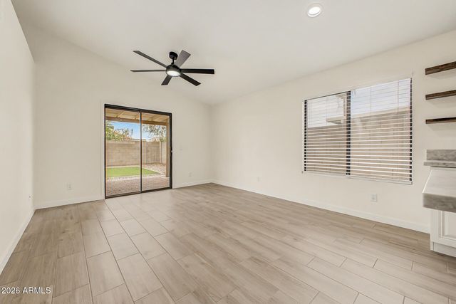 2111 E WILLIAMS Drive, Phoenix, AZ 85024
