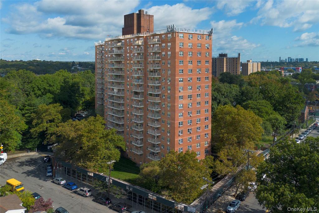 3410 De Reimer Avenue 12I, Bronx, NY 10475 — exterior