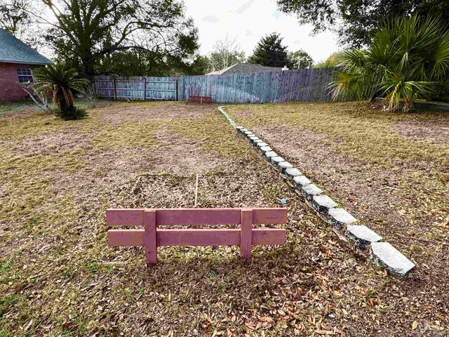 6040 Strickland Pl, Pensacola, FL 32506
