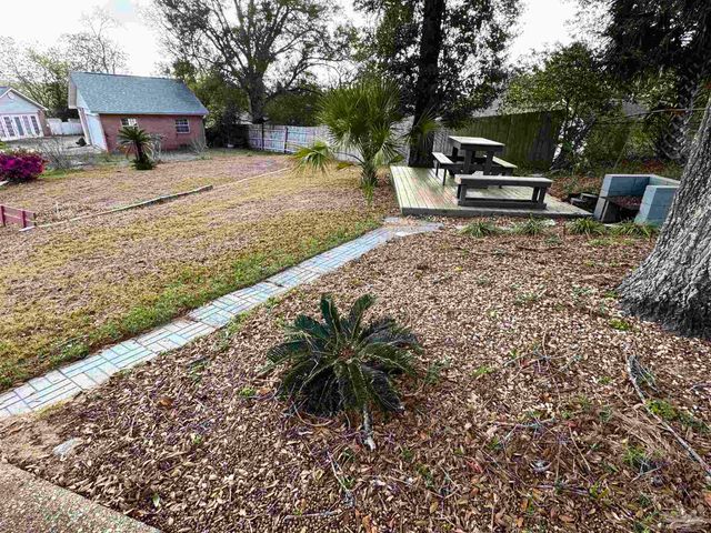 6040 Strickland Pl, Pensacola, FL 32506