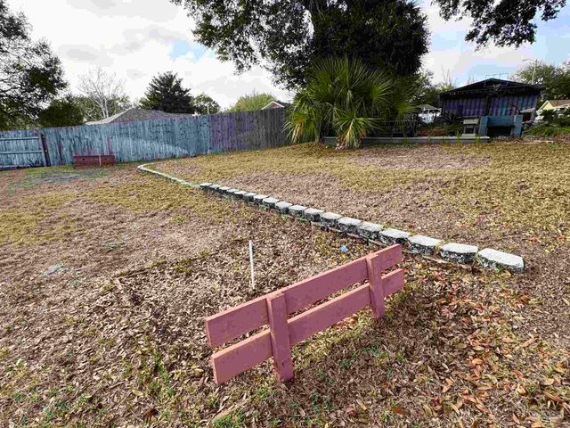 6040 Strickland Pl, Pensacola, FL 32506