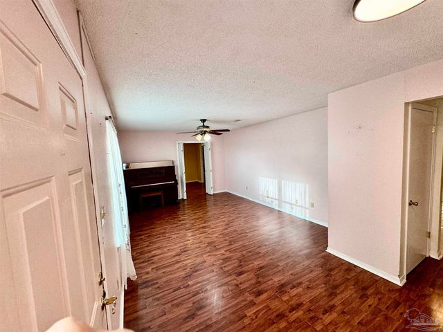 6040 Strickland Pl, Pensacola, FL 32506