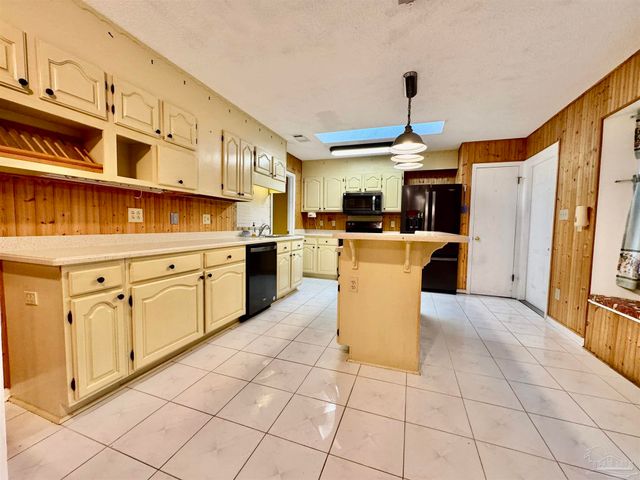 6040 Strickland Pl, Pensacola, FL 32506