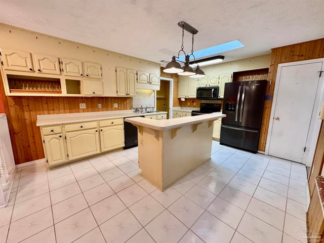 6040 Strickland Pl, Pensacola, FL 32506