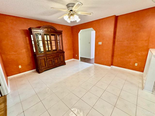 6040 Strickland Pl, Pensacola, FL 32506