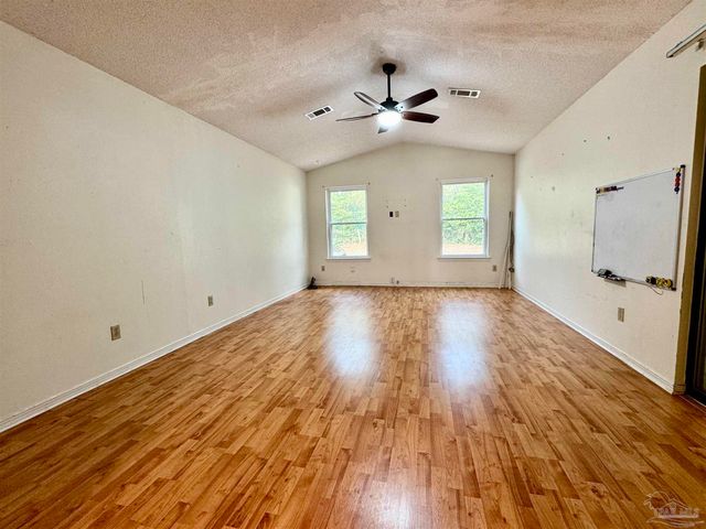 6040 Strickland Pl, Pensacola, FL 32506