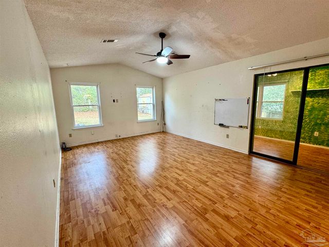 6040 Strickland Pl, Pensacola, FL 32506