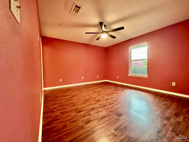 6040 Strickland Pl, Pensacola, FL 32506