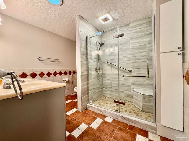 6040 Strickland Pl, Pensacola, FL 32506