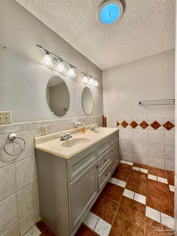 6040 Strickland Pl, Pensacola, FL 32506