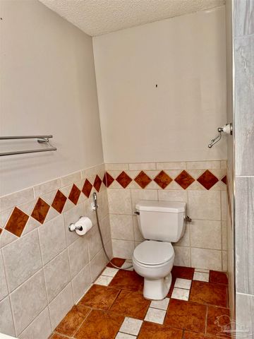 6040 Strickland Pl, Pensacola, FL 32506